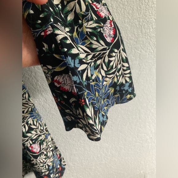 J. Jill ▪️Size Medium 3/4 Sleeves Black Floral Rayon Side Slits Tunic Top - Picture 5 of 13